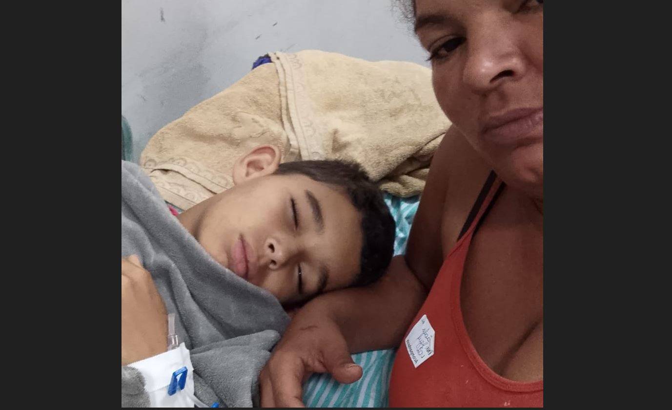 Garoto de 13 anos atingido por linha de pipa com cerol terá que passar por cirurgia em hospital de Vilhena