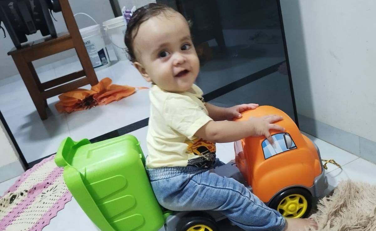 Caminhoneiro dá detalhes do afogamento do filho bebê em balde de água, em Vilhena, e alerta sobre esse tipo de acidente