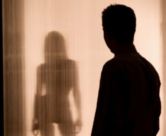 Garota de programa foge ao descobrir que cliente era o próprio marido