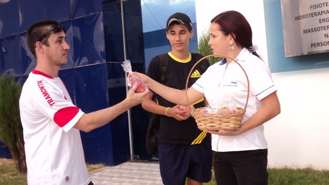 Para comemorar Dia do Nutricionista, empresa vai distribuir maçãs em Vilhena