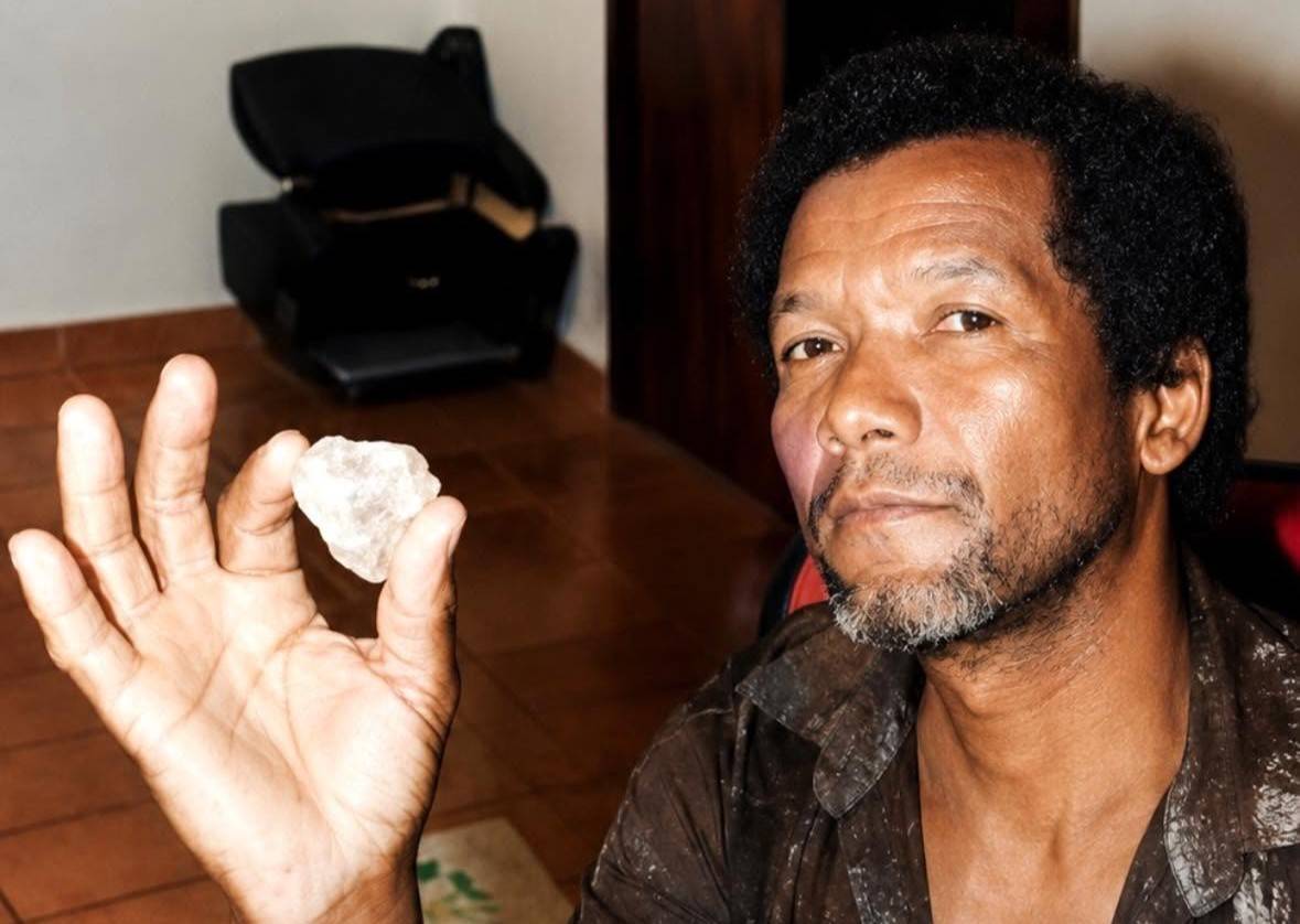 Conheça a incrível história de “Negão da Anta” e o diamante mais valioso do Brasil, encontrado “por acaso” em garimpo da região