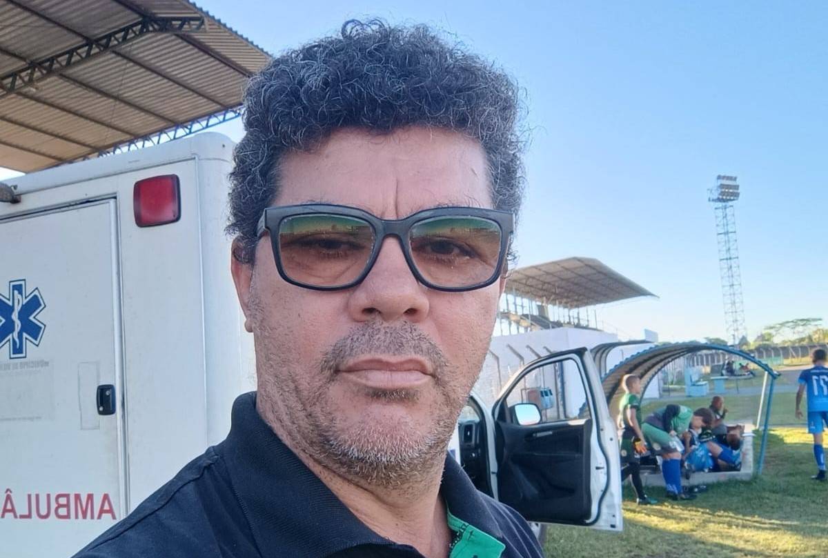 VÍDEOS: atingido junto com a esposa por motorista que estaria bêbado, servidor da prefeitura morre embaixo de carreta, em Vilhena
