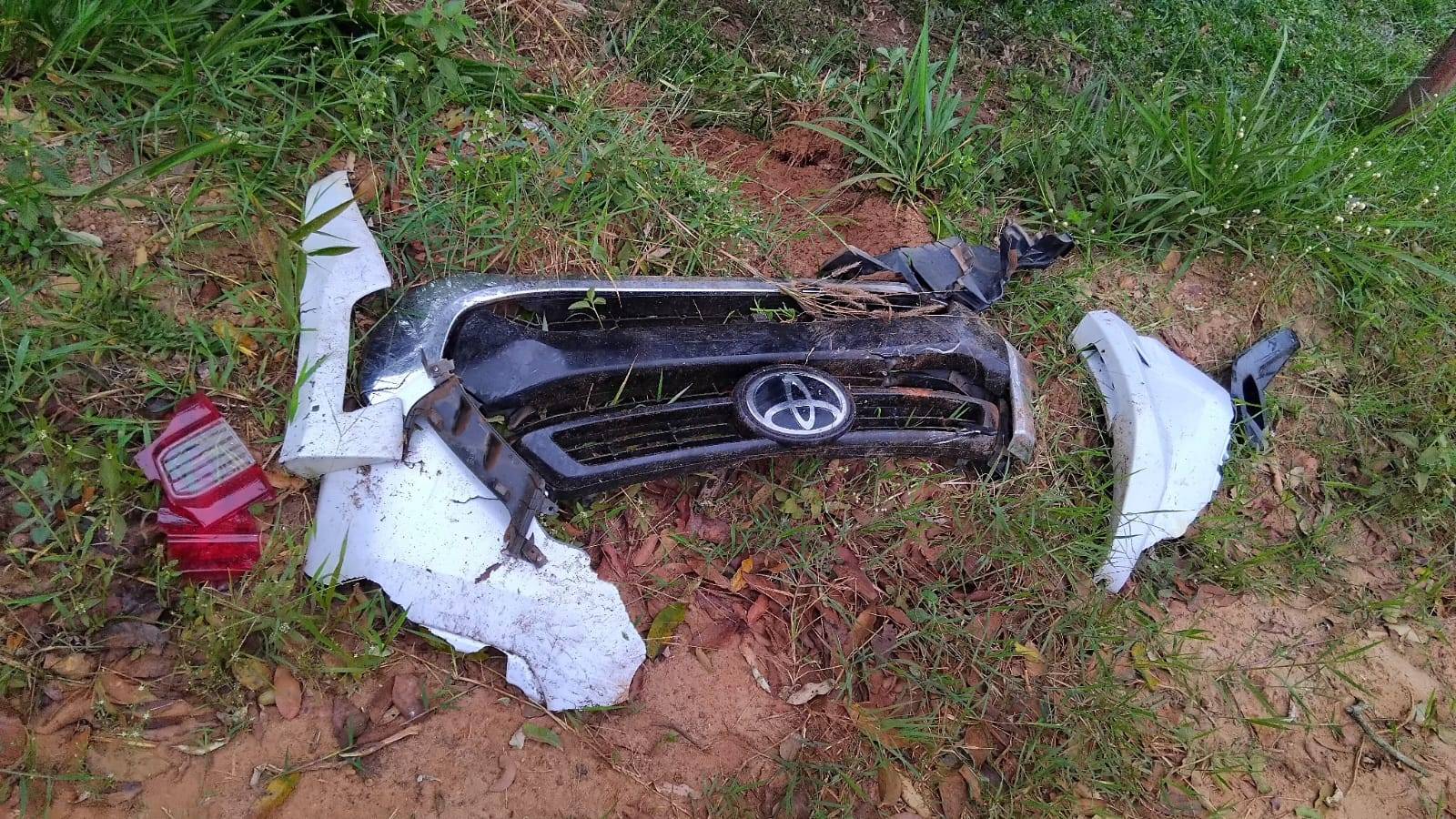 VÍDEO: festa de universitários na área rural de Vilhena tem cerca destruída, carro avariado e Polícia Militar mobilizada