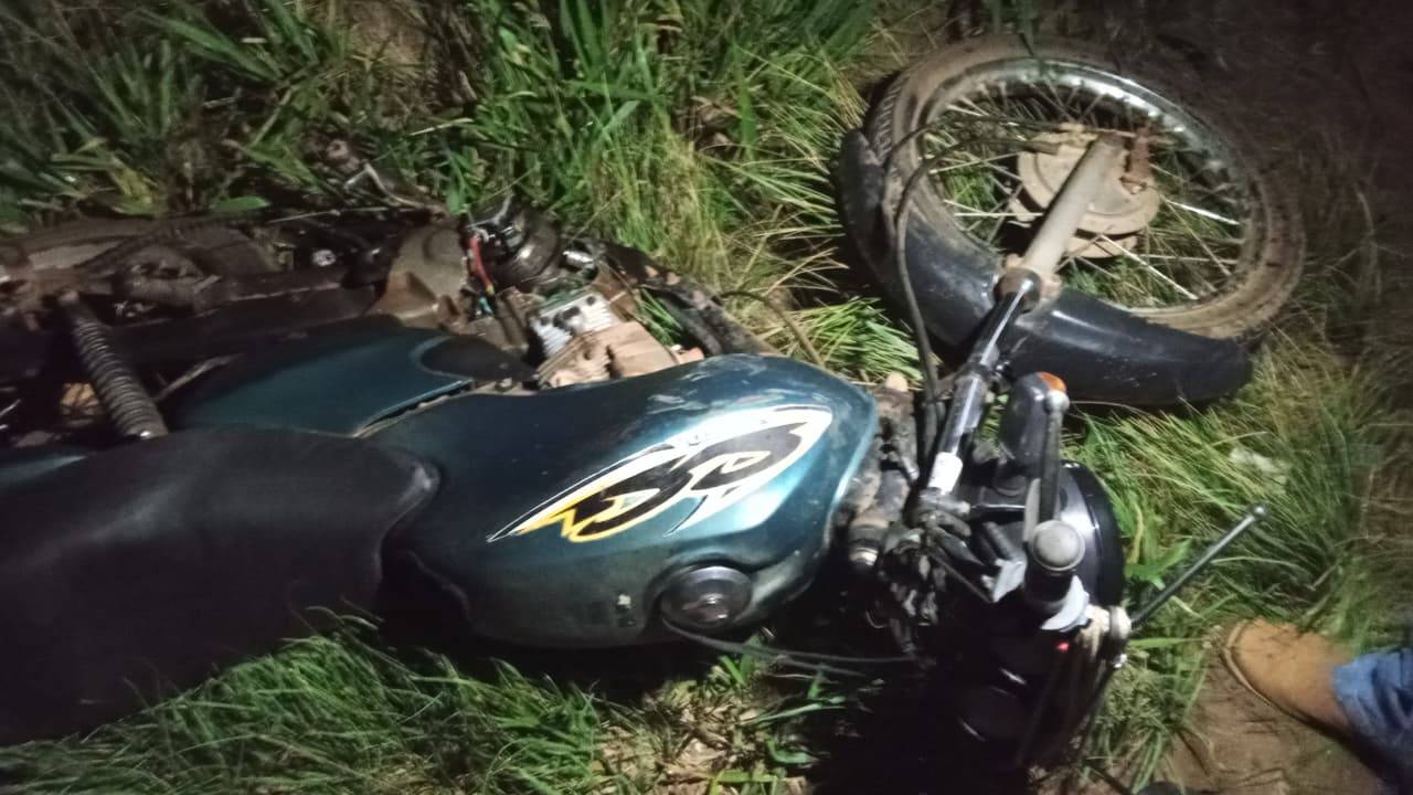 Motociclista que sofreu fratura exposta ao bater em carro na cidade de Colorado do Oeste foi transferido para Vilhena
