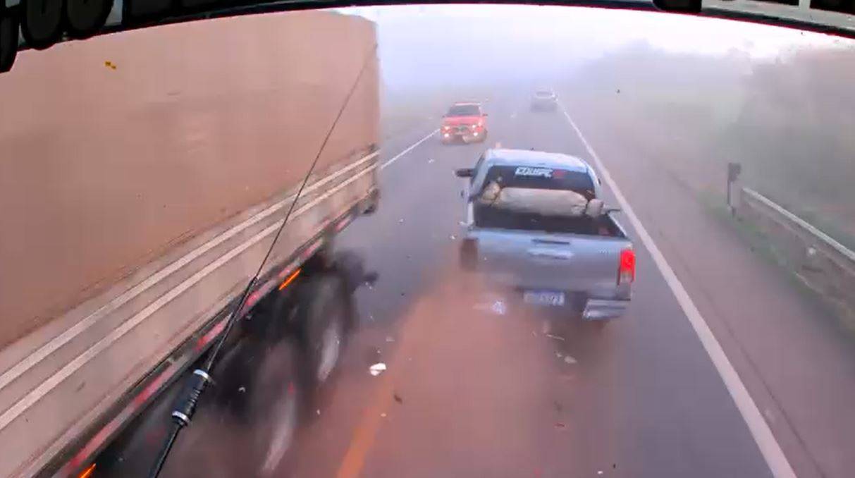 ASSISTA: vídeo mostra picape batendo em carreta na BR 364; jovem empresário de Vilhena morreu no acidente