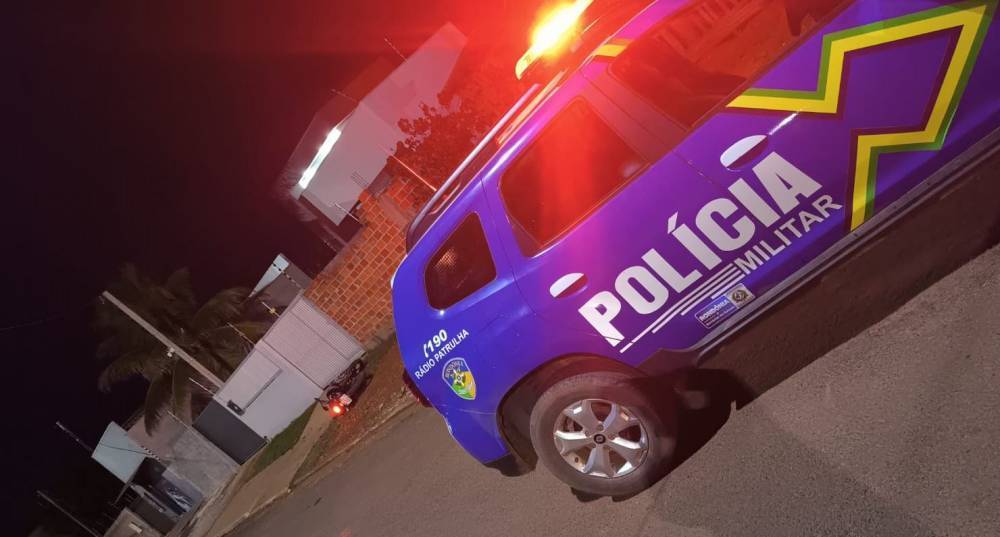 Menino de apenas 13 anos encara o padrasto de 26, após vê-lo, pelo celular, agredindo a mãe dele, em Vilhena