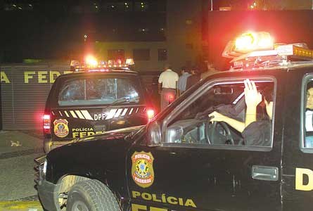 Polícia Federal faz blitz neste momento no Trevo de Colorado do Oeste