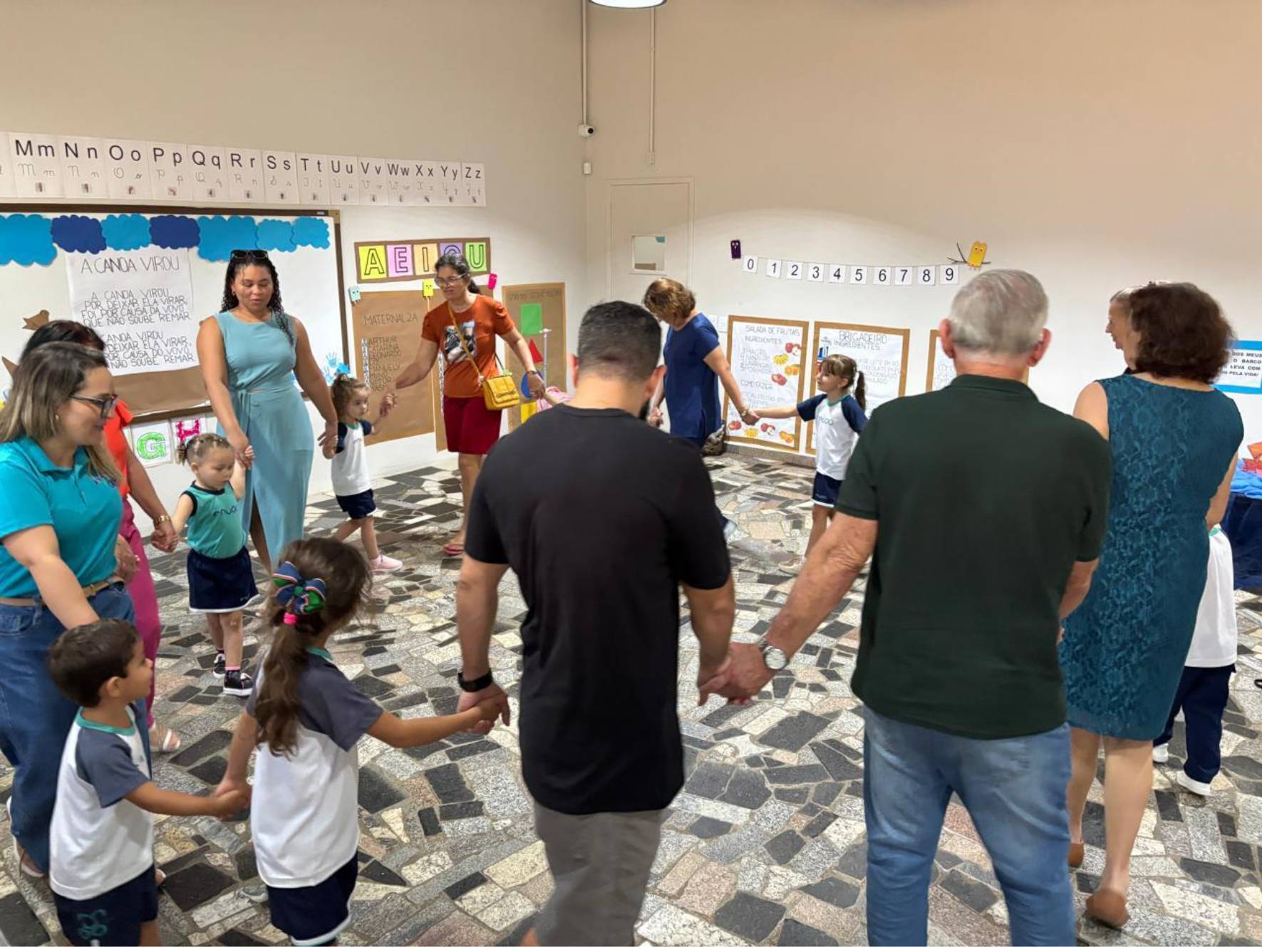 Escola FAVOO celebra o Dia dos Avós com encontro entre gerações