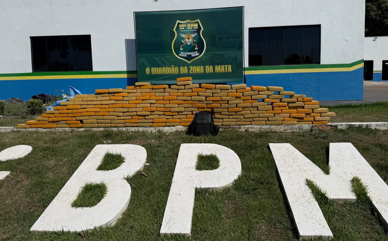 Polícia Federal apreende aproximadamente 400 kg de drogas em Rolim de Moura durante operação integrada