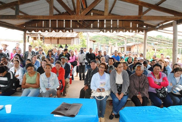 Sob risco de perder terra, assentados recebem apoio de autoridades em Vilhena