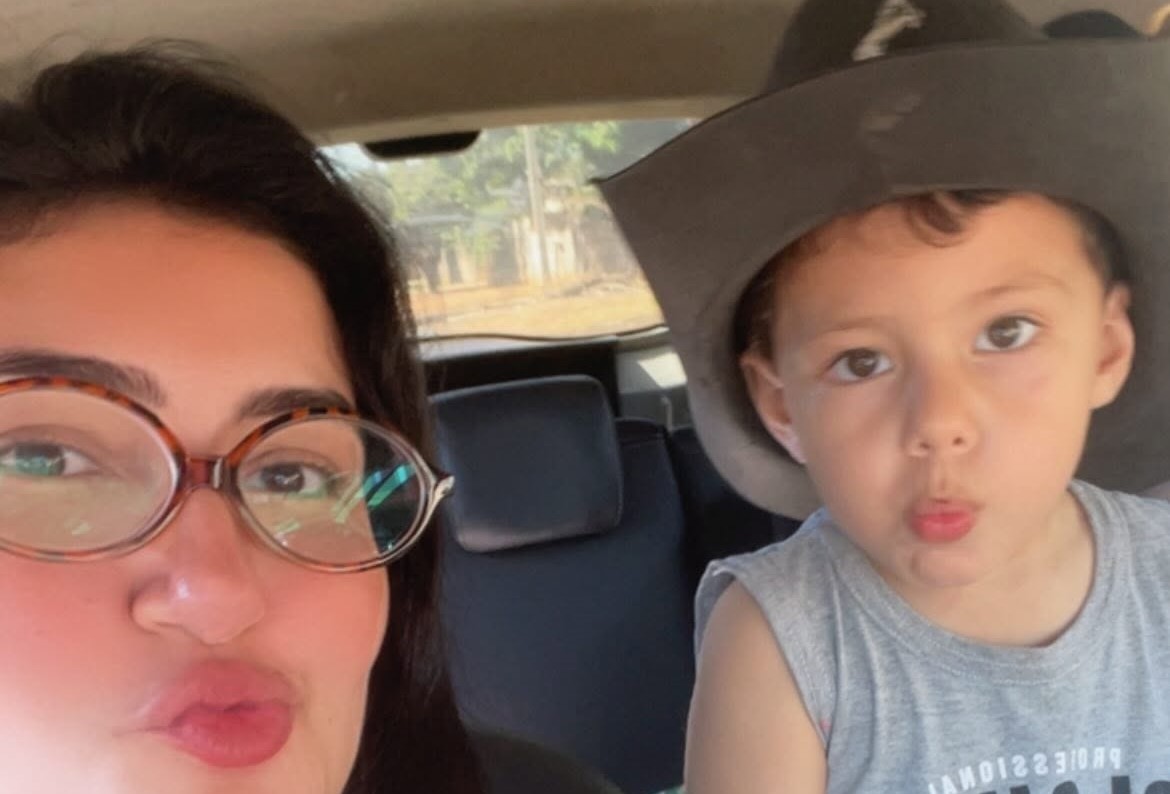 No Facebook, empresária de Cerejeiras relembra morte do filho e levanta dúvidas sobre o atendimento médico ao menino
