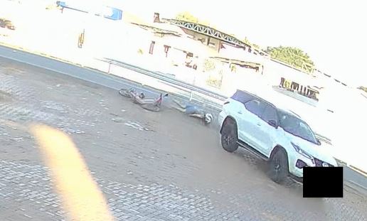 VÍDEO: identificada a mulher que atingiu ciclista em rodovia de Vilhena e não prestou socorro; vítima foi transferida para Cacoal