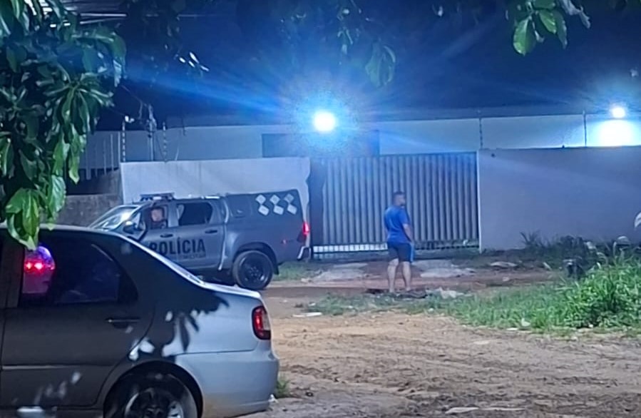 VÍDEO - PM dá batida em boca de fumo, prende suspeitos e recupera objetos furtados em Vilhena, incluindo um drone