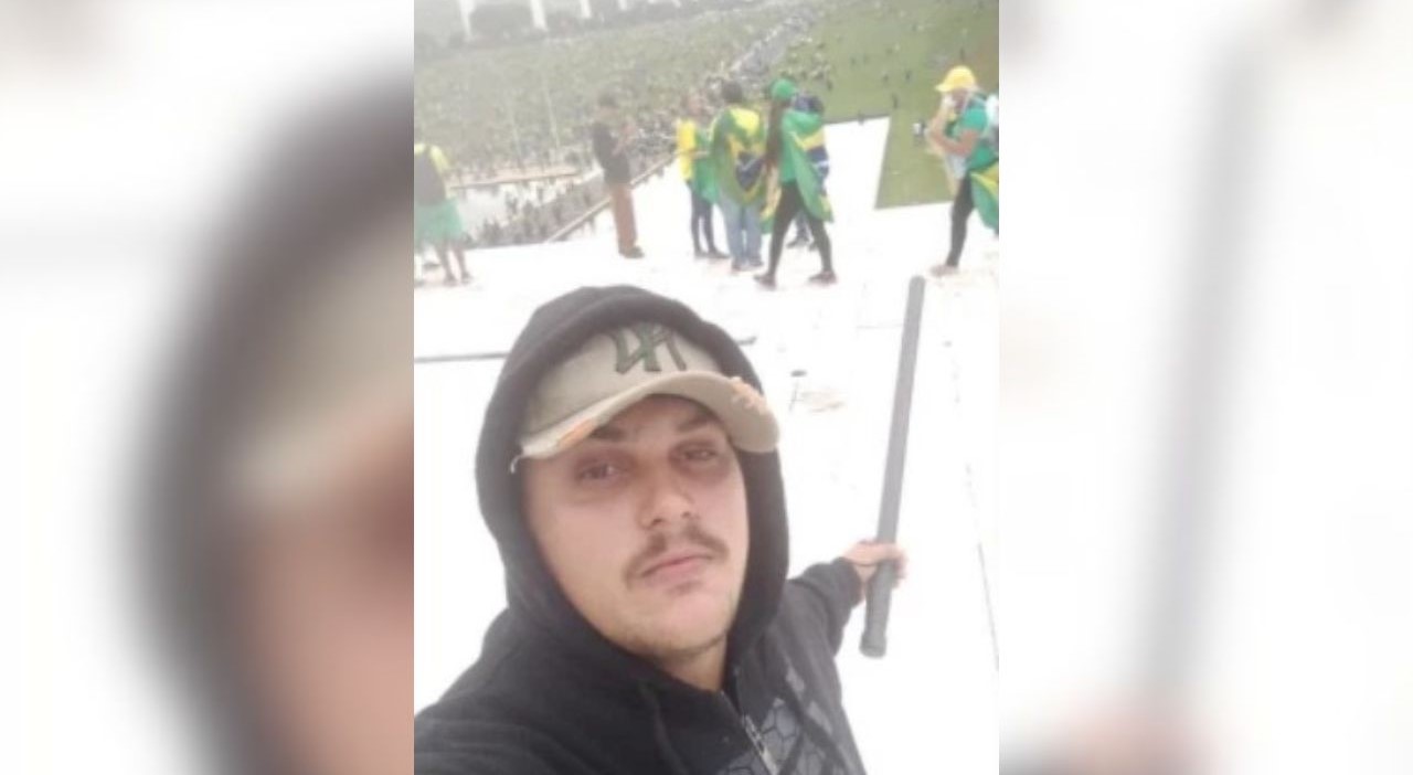 “Xandão” manda prender morador de Ji-Paraná flagrado com cassetete nos atos do dia 8 de janeiro, em Brasília