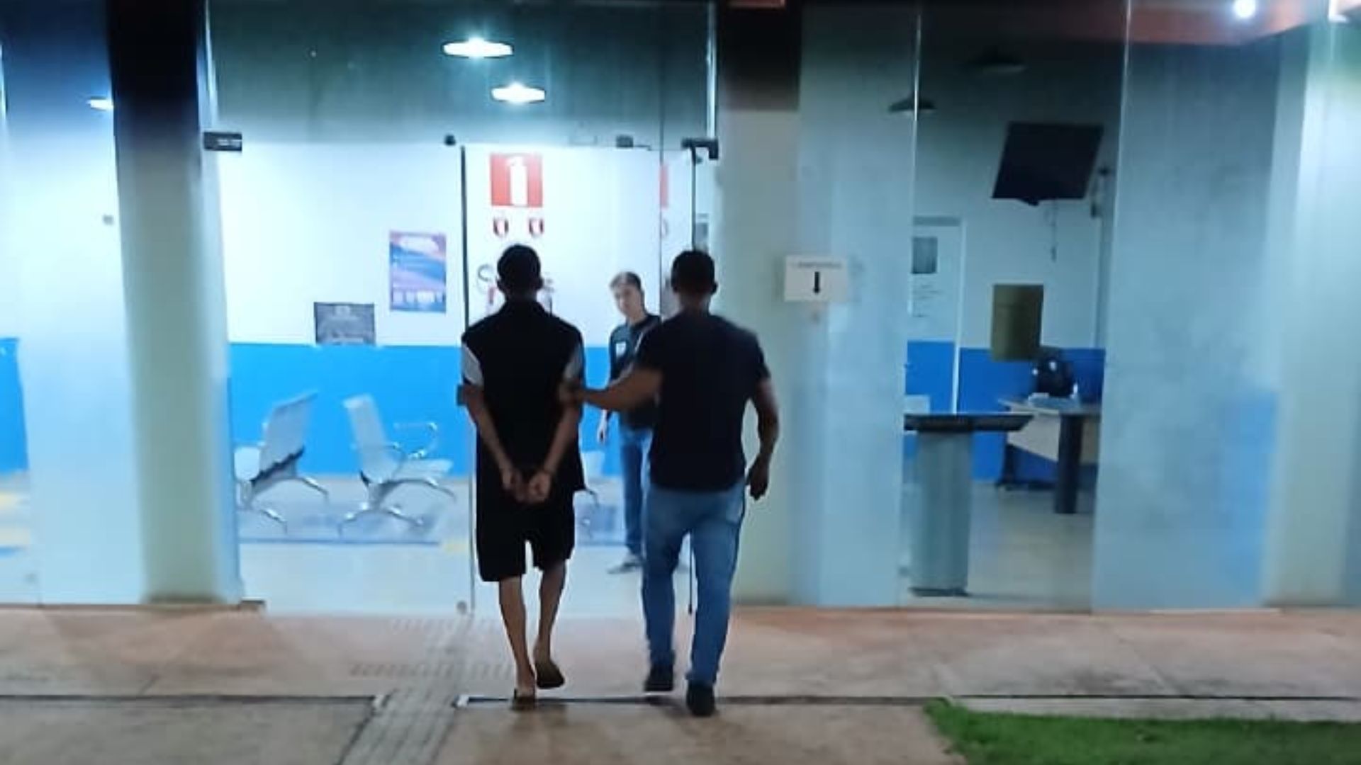ASSISTA VÍDEO: “motoqueiro do grau” que atropelou e matou rapaz em cidade de Mato Grosso é preso em Rondônia