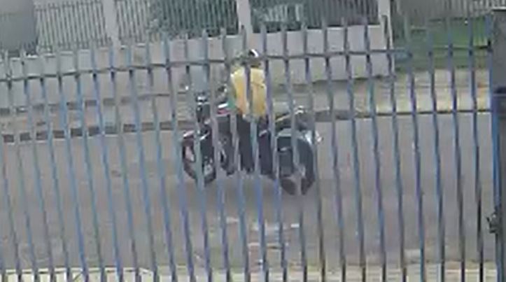 ASSISTA VÍDEOS: dona esquece chave na ignição e ladrão foge após furtar motocicleta, em Vilhena