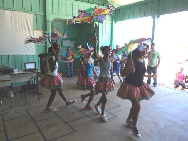 Alunos promovem festa típica para comemorar Dia do Folclore em Vilhena
