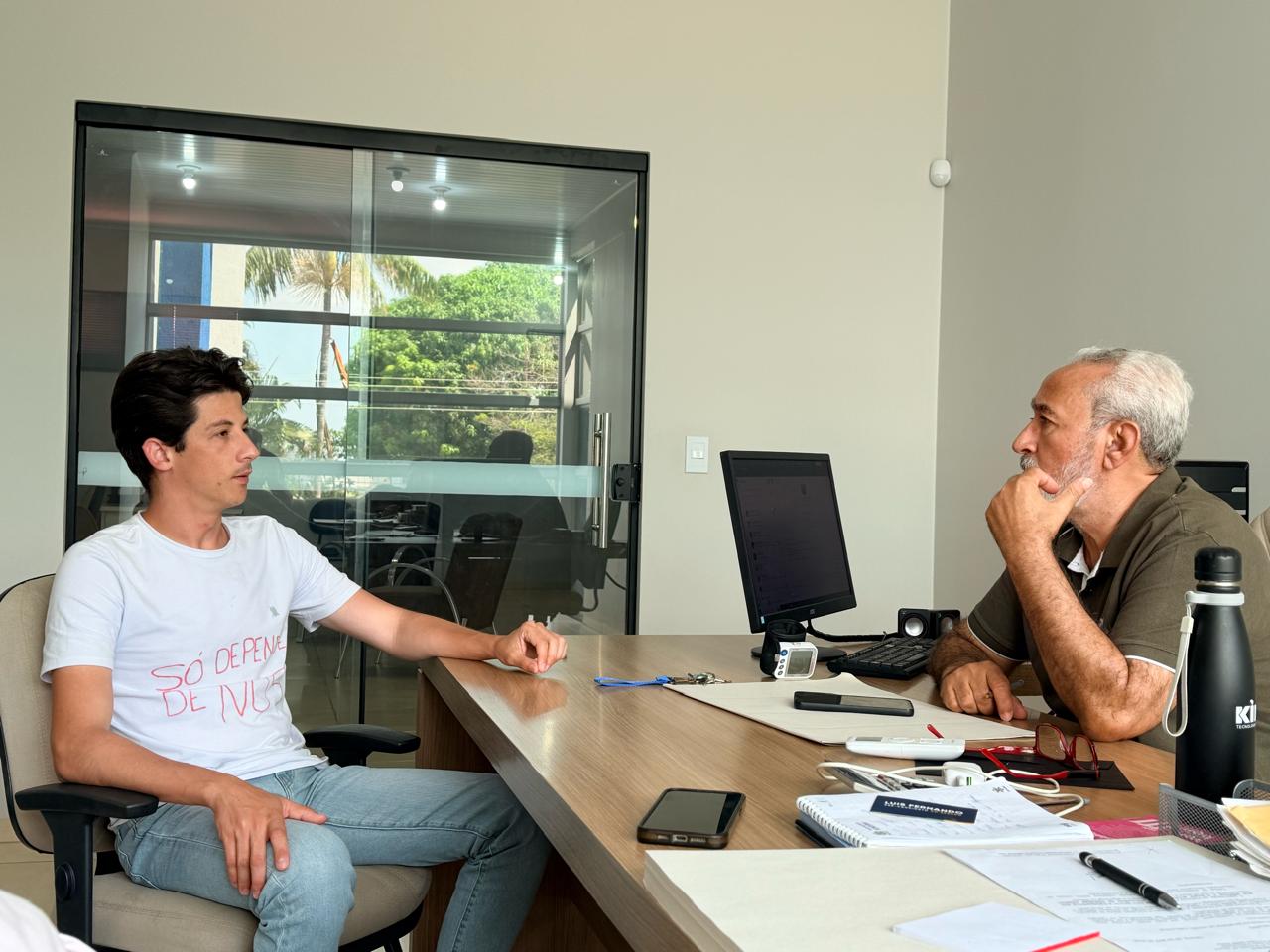 Em visita ao FOLHA DO SUL, Pagani afirma ser o único candidato a federal de direita do Cone Sul e diz estar confiante para domingo