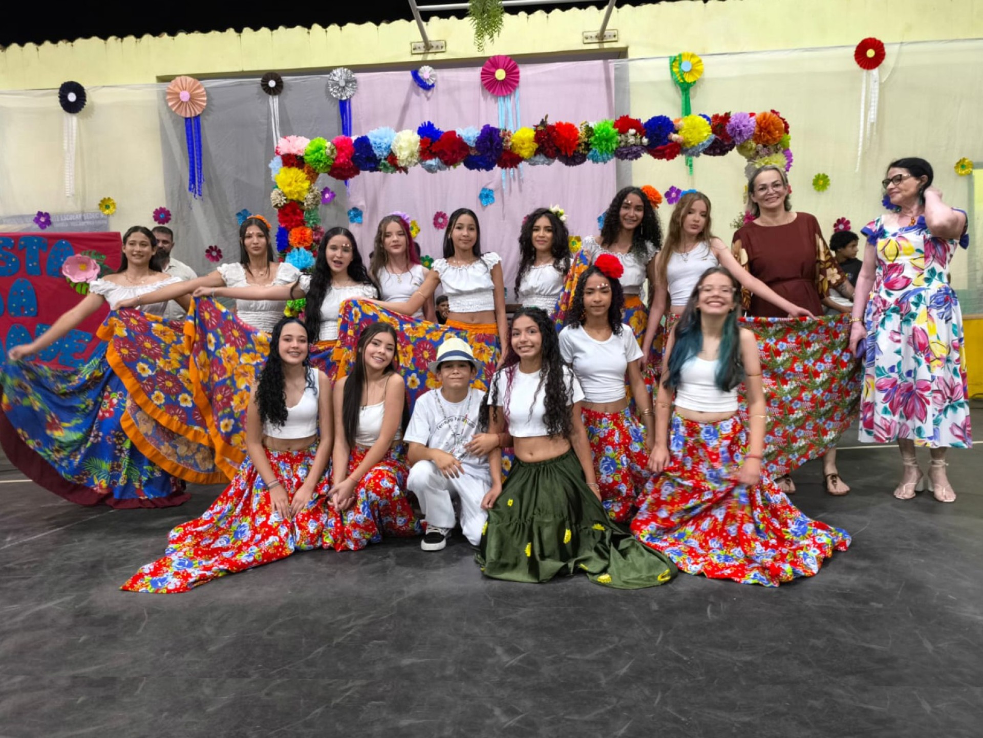 Colégio Wilson Camargo celebra chegada da estação com a Festa da Primavera, reunindo a comunidade escolar, em Vilhena