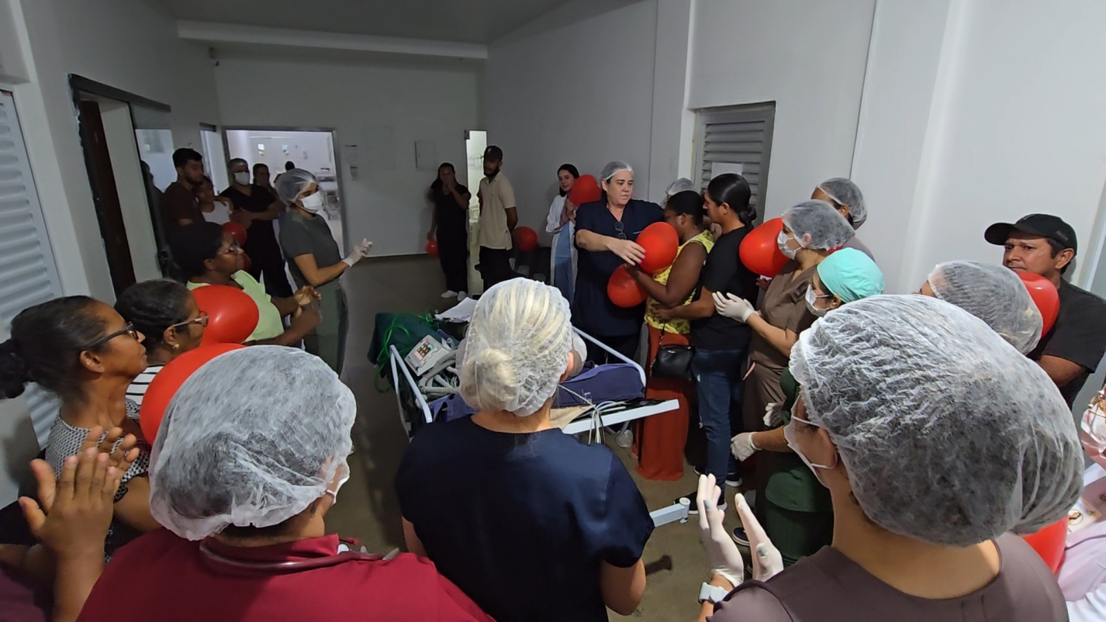 VÍDEO EMOCIONANTE - Profissionais do Hospital Regional de Vilhena prestam homenagem a doador de órgãos