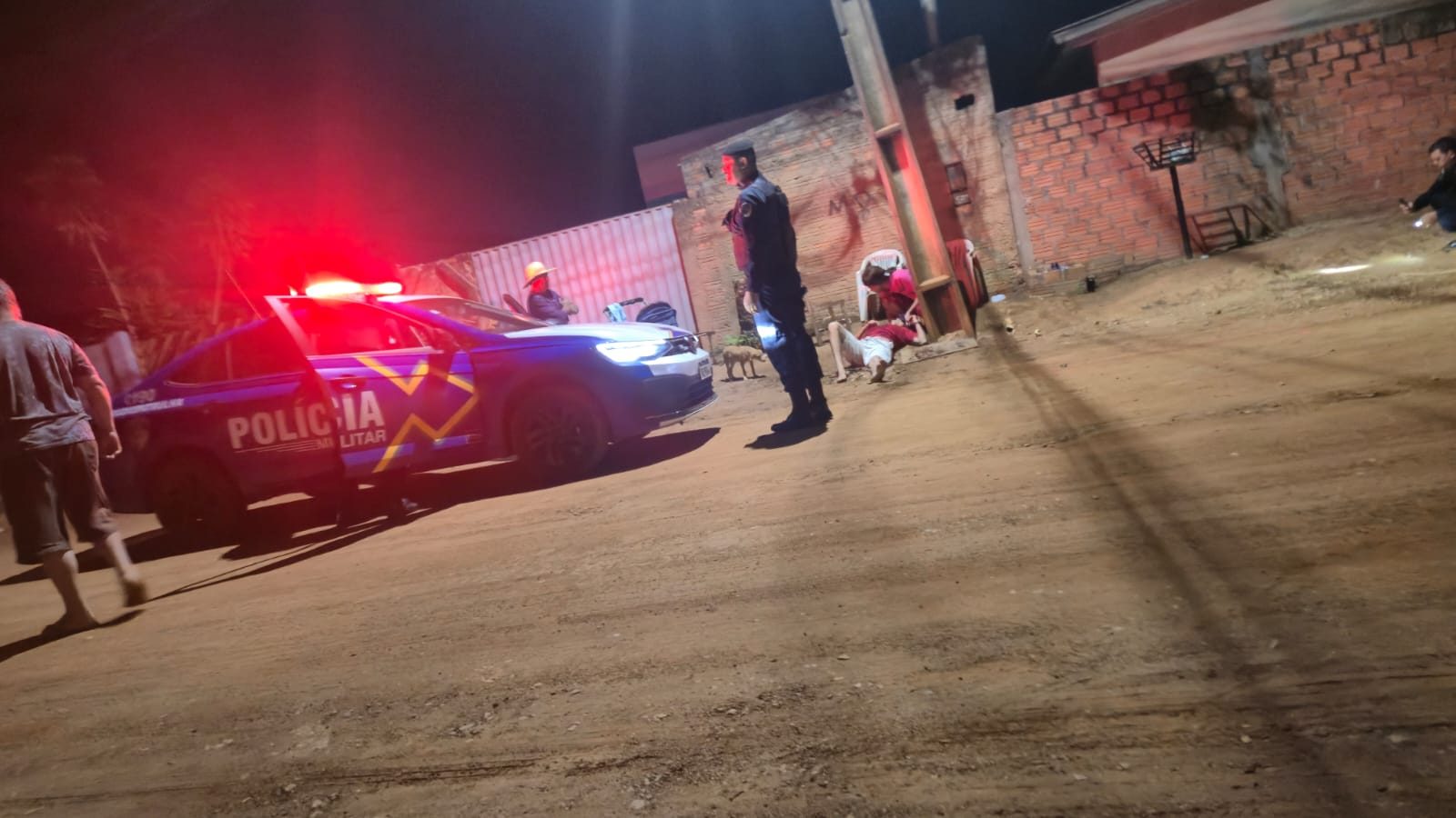 Homem supostamente baleado por engano é resgatado pelo Corpo de Bombeiros, em Vilhena