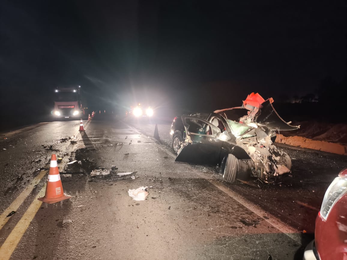 IMAGENS DRAMÁTICAS: pai de médico morre aos 60 anos, depois de bater na lateral de caminhão na BR 364, em Vilhena