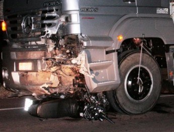 Motoqueiro morre esmagado em acidente entre Vilhena e Pimenta Bueno