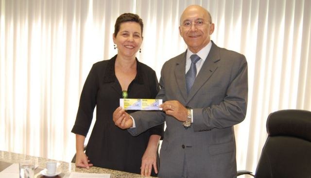 Confúcio Moura assina pacto para erradicar a pobreza extrema em Rondônia