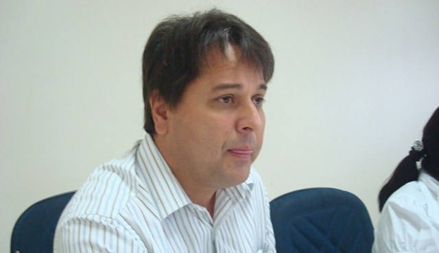 Melki tenta entrar no PTB: Capixaba quer; Valter Araújo mantém porta fechada