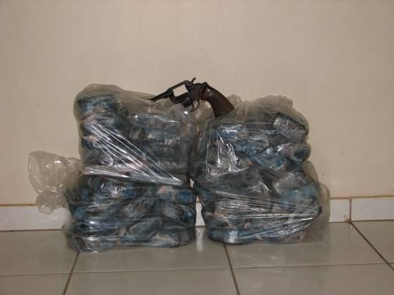 POLÍCIA APREENDE 40 QUILOS DE COCAÍNA