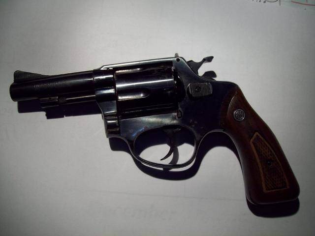 Rapaz de 18 anos é detido portando arma no Cristo Rei