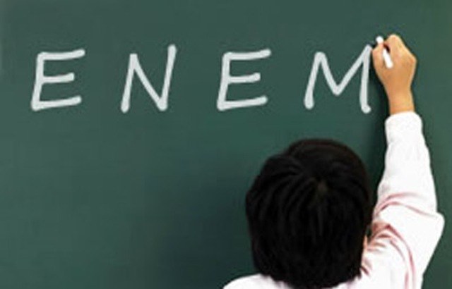 Gabarito do Enem deve sair hoje; entenda como a nota é calculada