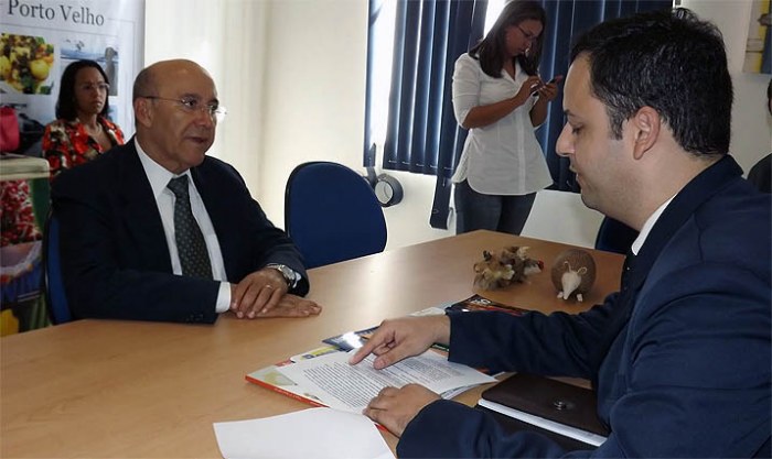 Prestigiado junto ao governador Confúcio Moura, Olivar é efetivado na Educação