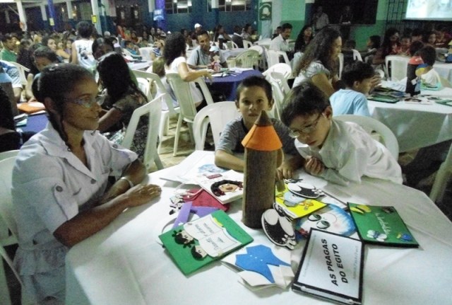 Com patrocínio da Eletrobrás, alunos de escola municipal publicam livros