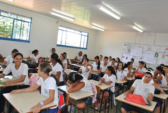 Inspirados na FOLHA, alunos da escola Maria Arlete Toledo escrevem artigo 