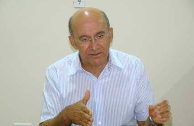 Em sua página na internet, governador Confúcio Moura pede para ser grampeado