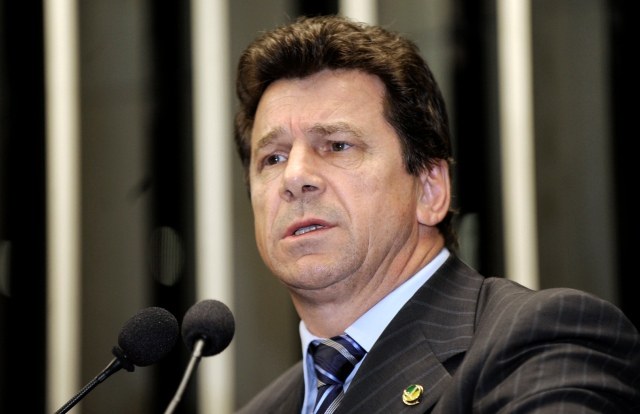 Da tribuna do Senado, Cassol avisa: “Podem esperar que vem mais prisões por aí”