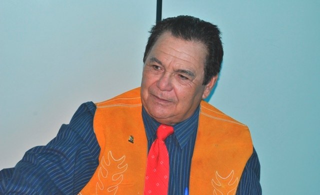 Pastor que diz ser sobrinho de Lampião lota templo evangélico em Vilhena