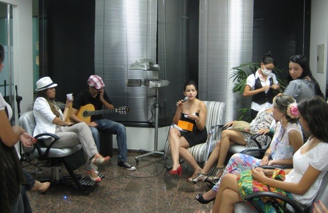 Programa de rádio promove evento inédito na cidade e lota salão de beleza 