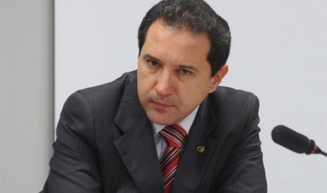 Destino de Natan será decidido hoje no STF; ex-senador quer ficar com vaga