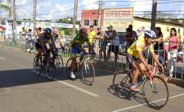 Ciclista vilhenense fatura competição estadual em Cacoal e agradece apoio