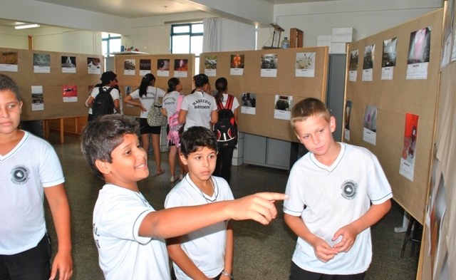 Alunos de escola pública mostram em fotos o que aprenderam nas aulas