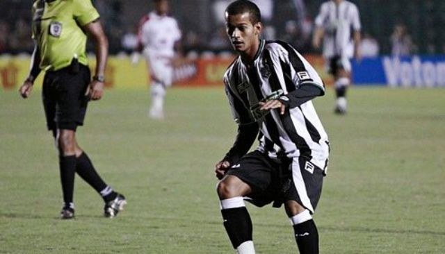 Vilhenense fez o gol de empate do Figueirense no clássico contra o Avaí