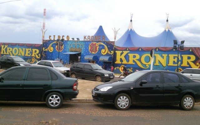 Circo com mais de 100 anos estréia em Vilhena; Globo da morte é atração