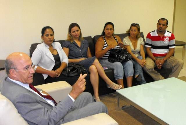 Governo se reúne com esposas de militares e secretário faz desafio a grevistas