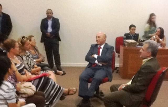 Reunião de governador com esposas de policiais pode encerrar greve da PM