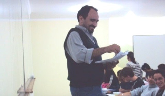 Professor contesta material didático anunciado por nova escola em Vilhena