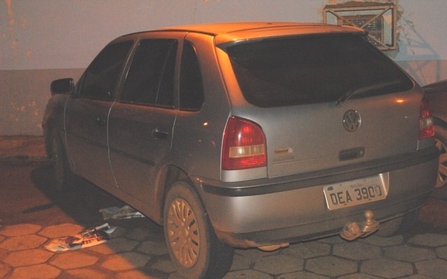Dedurado por cliente, traficante é preso junto com esposa e filho recém-nascido