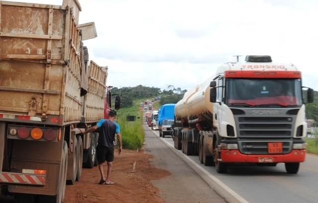 Acidente a 5 km de Vilhena interdita rodovia federal por mais de uma hora