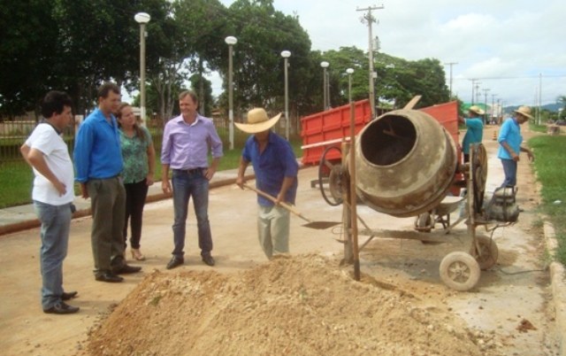 Durante recesso parlamentar, deputado vai a Cabixi e anuncia recursos para obras